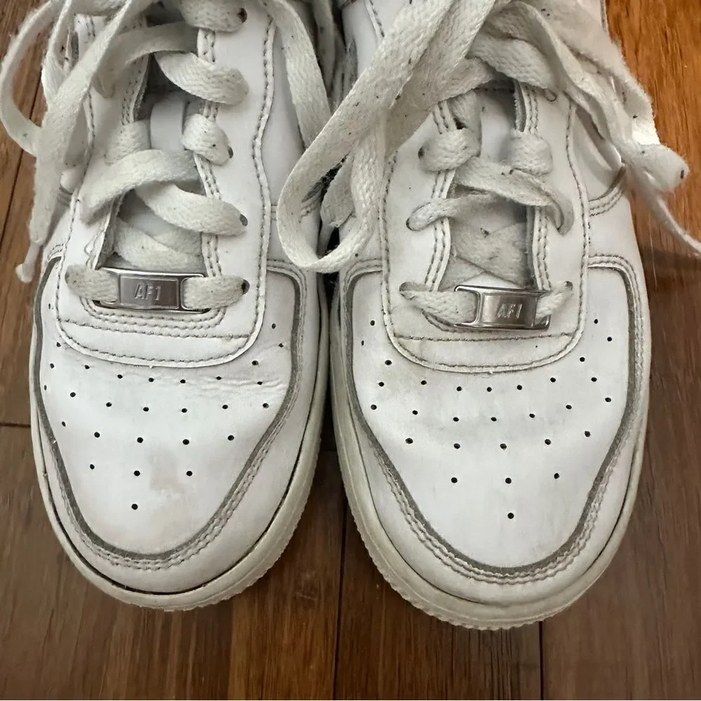 Nike Air Force One kids youth athletic shoes size 6.5